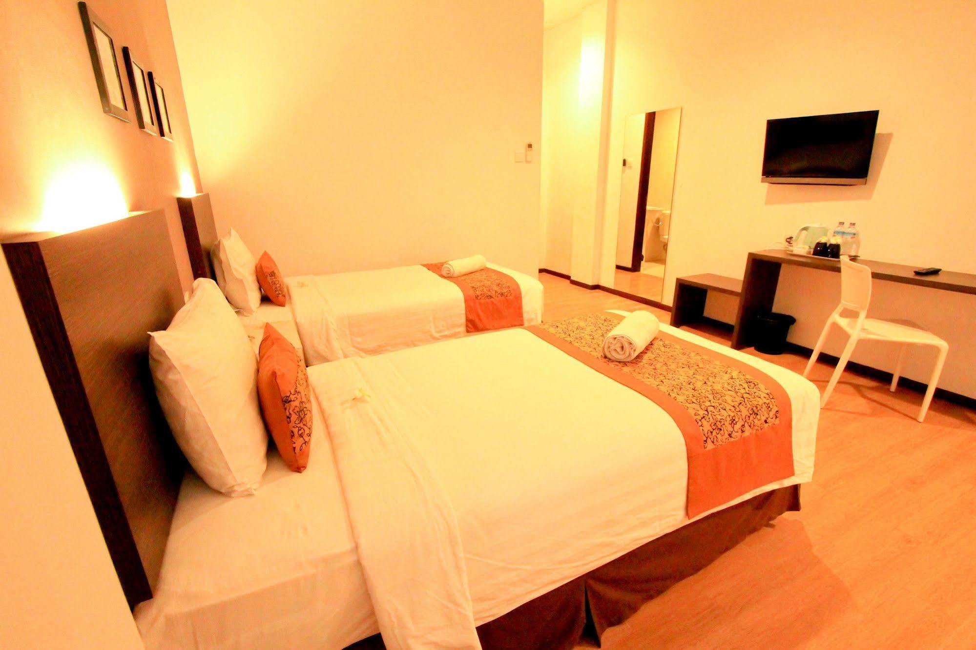 Sunwood Hotel Arianz Mataram Exterior foto